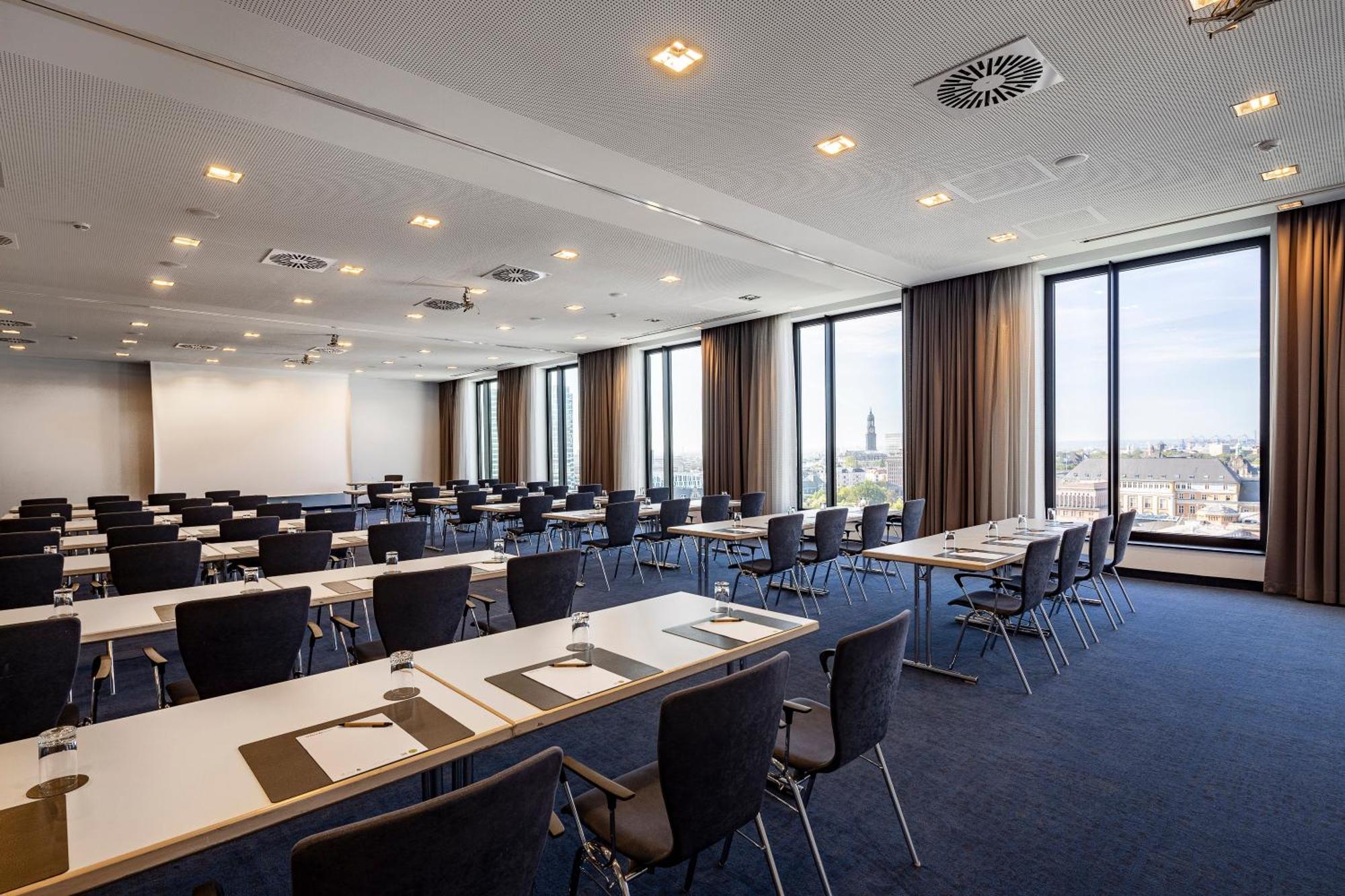 Отель Intercityhotel Dammtor-messe
