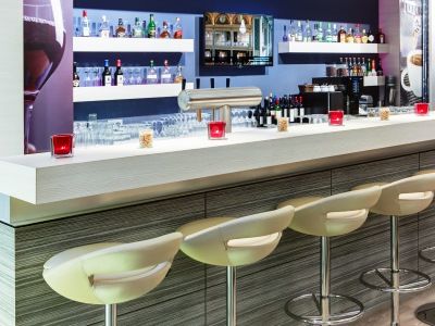 Отель Intercityhotel Dammtor-messe